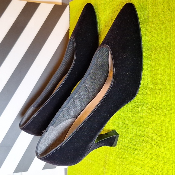 Private Collection Shoes - Vintage 90s velvet heels